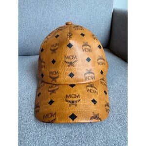 MCM Cognac Classic Cap in Visetos